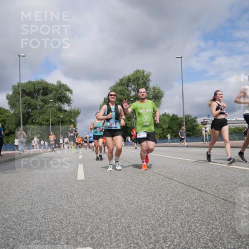 29.06.2025 - hella hamburg halbmarathon Luisa Fischer http://msf.ph/oto/8466654 29.06.2025 10:42:08 Kennedybrücke 3216, 4558, 12577, 1856, 3216, 3307, 3726, 5617, 5684, 7589 meine-sportfotos.de