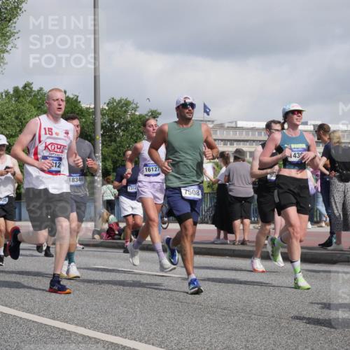 29.06.2025 - hella hamburg halbmarathon Luisa Fischer http://msf.ph/oto/8466663 29.06.2025 09:57:38 Kennedybrücke 17905, 15, 12, 18346, 1314, 16127, 7508, 143, 1549, 2592, 2596, 2955, 4832, 6389, 6723, 6923, 7508, 8117, 8657, 9661, 9931 meine-sportfotos.de