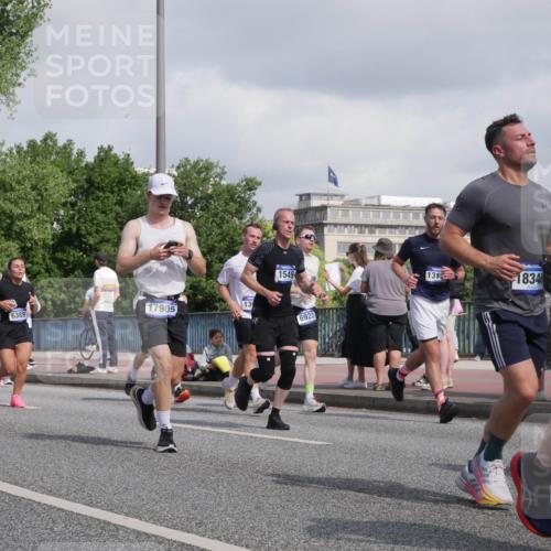 29.06.2025 - hella hamburg halbmarathon Luisa Fischer http://msf.ph/oto/8466716 29.06.2025 09:57:39 Kennedybrücke 19, 15684, 1549, 6389, 17905, 130, 6923, 131, 8346, 1549, 2592, 2596, 4832, 5705, 6389, 6723, 6923, 7508, 8117, 8657, 9661, 9931, 10122 meine-sportfotos.de