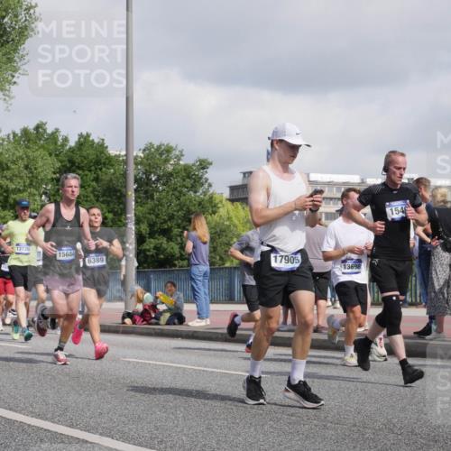 29.06.2025 - hella hamburg halbmarathon Luisa Fischer http://msf.ph/oto/8466738 29.06.2025 09:57:40 Kennedybrücke 13726, 18882, 15684, 6389, 17905, 13698, 1540, 1549, 2592, 2596, 4832, 5705, 6389, 6723, 6923, 7508, 8117, 8657, 9661, 9931, 10122, 10868 meine-sportfotos.de
