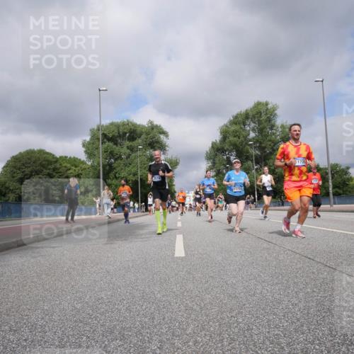 29.06.2025 - hella hamburg halbmarathon Luisa Fischer http://msf.ph/oto/8466752 29.06.2025 10:42:11 Kennedybrücke 2576, 15755, 1728, 3726, 1856, 3216, 3307, 3726, 4603, 4964, 5617, 5684, 5735, 7589 meine-sportfotos.de