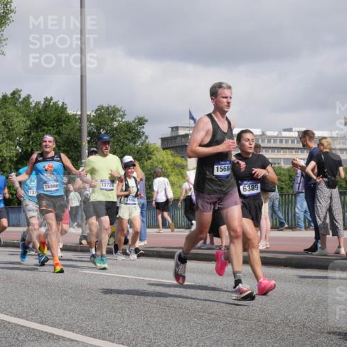 29.06.2025 - hella hamburg halbmarathon Luisa Fischer http://msf.ph/oto/8466781 29.06.2025 09:57:42 Kennedybrücke 18882, 13726, 18801, 137, 12094, 2596, 15684, 6389, 1900, 1549, 2592, 2596, 3208, 4832, 5705, 6389, 6723, 6923, 8117, 8437, 8657, 9159, 9661, 10122, 10868 meine-sportfotos.de