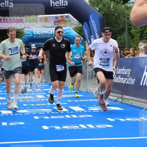 29.06.2025 - hella hamburg halbmarathon Strokosch-Dieckow http://msf.ph/oto/8466824 29.06.2025 10:47:01 Ziel 1139, 1460, 1689, 4093, 4377, 5472, 6700, 7908, 9794, 10122, 12579, 13728, 14385, 14415, 14449, 14594, 14783, 15684, 15825, 16081, 17979 meine-sportfotos.de