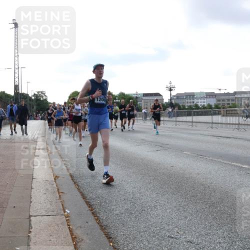 29.06.2025 - hella hamburg halbmarathon Lena Gebhardt http://msf.ph/oto/8466839 29.06.2025 09:55:15 Lombardsbrücke 15681, 1200, 1200, 1683, 1696, 1706, 1884, 1976, 2207, 2222, 2274, 2287, 2367, 2411, 2592, 2596, 2816, 2955, 3208, 3209, 3258, 3435, 3747, 4093, 4121, 4189, 4832, 5102, 5399, 5638, 5705, 5708, 5915, 6027, 6158, 6290, 6389, 6532, 6662, 6836, 6923, 6938, 6978, 6991, 7052, 7312, 7335, 7659, 7908, 8117, 8371, 8437, 8487, 8657, 8693, 8889, 8981, 9031, 9093, 9159, 9476, 9661, 9710, 9869, 9931, 11333 meine-sportfotos.de