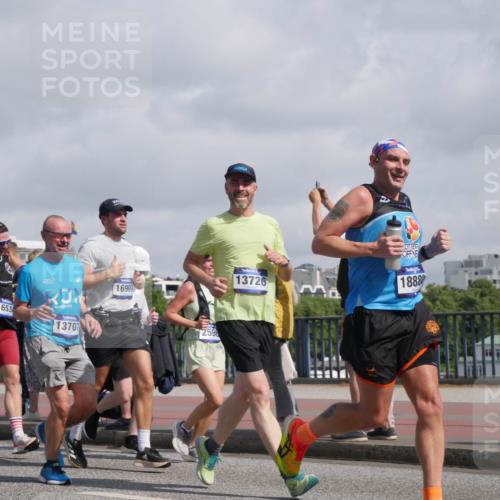 29.06.2025 - hella hamburg halbmarathon Luisa Fischer http://msf.ph/oto/8466869 29.06.2025 09:57:44 Kennedybrücke 1653, 13707, 16907, 2596, 13726, 1888, 1549, 2592, 2596, 3208, 3258, 4832, 5399, 5705, 6389, 6723, 6923, 8117, 8437, 9093, 9159, 9476, 9661, 10122, 10868 meine-sportfotos.de