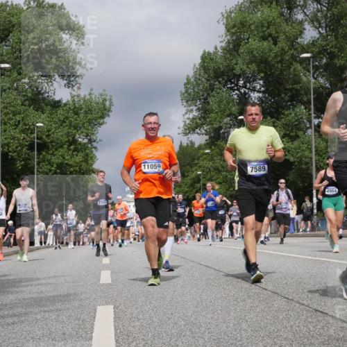 29.06.2025 - hella hamburg halbmarathon Luisa Fischer http://msf.ph/oto/8466909 29.06.2025 10:42:16 Kennedybrücke 19028, 8718, 7350, 11059, 7589, 2524, 4964, 12722, 1451, 1856, 1883, 2524, 2534, 2660, 3307, 3726, 4028, 4410, 4603, 4964, 5617, 5684, 5735, 7341, 7350, 7589 meine-sportfotos.de