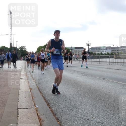 29.06.2025 - hella hamburg halbmarathon Lena Gebhardt http://msf.ph/oto/8466927 29.06.2025 09:55:15 Lombardsbrücke 15681, 1200, 1200, 1683, 1696, 1706, 1884, 1976, 2207, 2222, 2274, 2287, 2367, 2411, 2592, 2596, 2816, 2955, 3208, 3209, 3258, 3435, 3747, 4093, 4121, 4189, 4832, 5102, 5399, 5638, 5705, 5708, 5915, 6027, 6158, 6290, 6389, 6532, 6662, 6836, 6923, 6938, 6978, 6991, 7052, 7312, 7335, 7659, 7908, 8117, 8371, 8437, 8487, 8657, 8693, 8889, 8981, 9031, 9093, 9159, 9476, 9661, 9710, 9869, 9931, 11333 meine-sportfotos.de