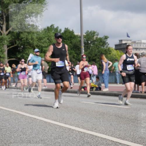 29.06.2025 - hella hamburg halbmarathon Luisa Fischer http://msf.ph/oto/8466974 29.06.2025 09:57:47 Kennedybrücke 16403, 8117, 2274, 2592, 2596, 3208, 3209, 3258, 4832, 5399, 5705, 6723, 8117, 8437, 9031, 9093, 9159, 9476, 9720, 10122, 10868 meine-sportfotos.de