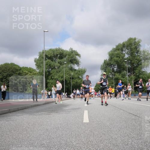 29.06.2025 - hella hamburg halbmarathon Luisa Fischer http://msf.ph/oto/8467020 29.06.2025 10:42:19 Kennedybrücke 5735, 1451, 1856, 1883, 2092, 2524, 2534, 2660, 3307, 4028, 4410, 4603, 4964, 5735, 7341, 7350, 7589, 7815, 10604, 10696 meine-sportfotos.de
