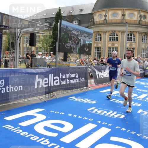 29.06.2025 - hella hamburg halbmarathon Michael Strokosch http://msf.ph/oto/8467096 29.06.2025 10:34:26 Ziel 1002, 5550, 9686, 14784, 16417, 18099 meine-sportfotos.de