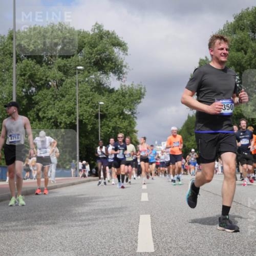 29.06.2025 - hella hamburg halbmarathon Luisa Fischer http://msf.ph/oto/8467125 29.06.2025 10:42:21 Kennedybrücke 8718, 19028, 350, 7341, 1451, 1883, 2092, 2524, 2534, 2660, 3307, 4028, 4410, 4603, 4964, 5735, 6112, 7341, 7350, 7815, 10604, 10696 meine-sportfotos.de