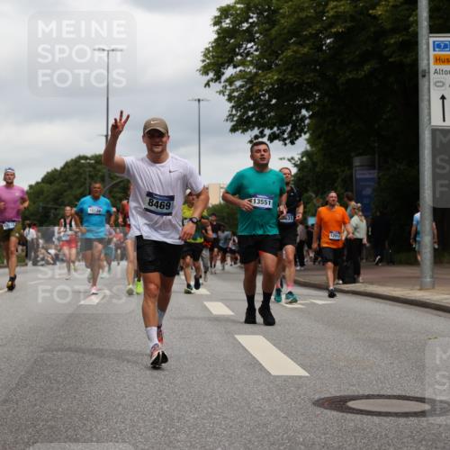 29.06.2025 - hella hamburg halbmarathon Yannick Fuchs http://msf.ph/oto/8467172 29.06.2025 10:57:23 20KM 1184, 1316, 1722, 1724, 1940, 1992, 2424, 3360, 4370, 4665, 5058, 5305, 5511, 5653, 5734, 6142, 6631, 7243, 7333, 8469, 8478, 8822, 9124, 9439, 9554, 9681, 9899, 10128, 10766, 10866, 11402, 11527, 12513, 13528, 13551, 14313, 15137, 15516, 15550, 16371, 16478, 16872, 17071, 17757, 17890, 17894, 18028, 18122, 18355, 18359, 18452, 19241 meine-sportfotos.de