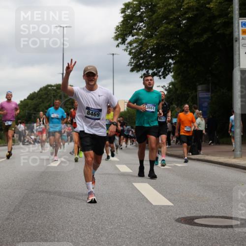 29.06.2025 - hella hamburg halbmarathon Yannick Fuchs http://msf.ph/oto/8467198 29.06.2025 10:57:23 20KM 1184, 1316, 1722, 1724, 1940, 1992, 2424, 3360, 4370, 4665, 5058, 5305, 5511, 5653, 5734, 6142, 6631, 7243, 7333, 8469, 8478, 8822, 9124, 9439, 9554, 9681, 9899, 10128, 10766, 10866, 11402, 11527, 12513, 13528, 13551, 14313, 15137, 15516, 15550, 16371, 16478, 16872, 17071, 17757, 17890, 17894, 18028, 18122, 18355, 18359, 18452, 19241 meine-sportfotos.de