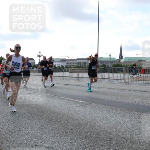 29.06.2025 - hella hamburg halbmarathon Lena Gebhardt http://msf.ph/oto/8467199 29.06.2025 09:55:17 Lombardsbrücke 8955, 16103, 374, 15681, 6838, 1120, 1151, 1200, 1683, 1696, 1706, 1884, 1976, 2207, 2274, 2287, 2367, 2411, 2592, 2596, 2816, 3087, 3208, 3209, 3258, 3435, 3747, 4093, 4121, 4189, 4832, 4938, 5102, 5399, 5459, 5638, 5705, 5708, 5915, 6027, 6158, 6290, 6389, 6532, 6662, 6836, 6923, 6938, 6991, 7052, 7312, 7335, 7659, 7908, 8371, 8437, 8487, 8657, 8693, 8889, 8981, 9031, 9093, 9159, 9476, 9661, 9710, 9869, 9931, 11333 meine-sportfotos.de