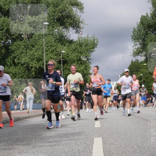 29.06.2025 - hella hamburg halbmarathon Luisa Fischer http://msf.ph/oto/8467245 29.06.2025 10:42:23 Kennedybrücke 19028, 2660, 391, 19138, 106045, 6112, 17313, 1451, 1883, 2092, 2524, 2534, 2660, 4028, 4410, 4603, 4964, 5735, 6112, 7341, 7350, 7815, 10604, 10696 meine-sportfotos.de