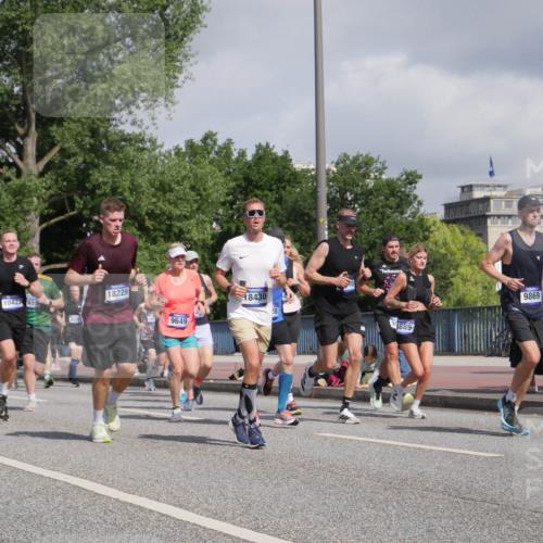 29.06.2025 - hella hamburg halbmarathon Luisa Fischer http://msf.ph/oto/8467253 29.06.2025 09:57:57 Kennedybrücke 4093, 10423, 659, 18229, 9649, 18430, 28, 99889, 9869, 1884, 2274, 2287, 2411, 3087, 3209, 3258, 3435, 3747, 4093, 5102, 5399, 5638, 6027, 6158, 6662, 6836, 7659, 8218, 8371, 8487, 8693, 8889, 9031, 9032, 9476, 9649, 9720, 9869, 10053, 10423 meine-sportfotos.de