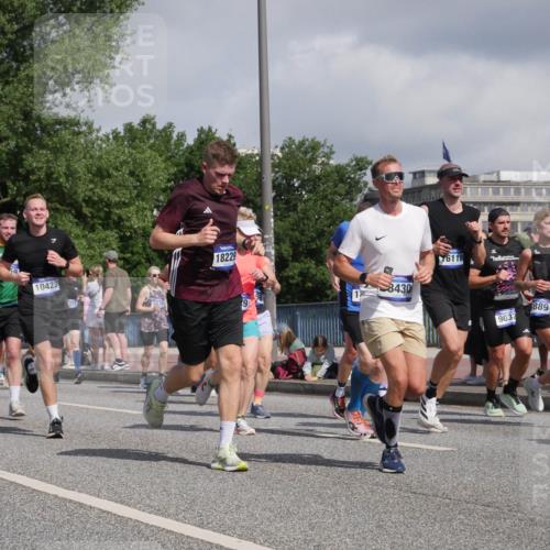 29.06.2025 - hella hamburg halbmarathon Luisa Fischer http://msf.ph/oto/8467279 29.06.2025 09:57:58 Kennedybrücke 4893, 10423, 371, 18229, 9, 8430, 76110, 9032, 889, 1884, 2274, 2287, 2411, 3087, 3209, 3435, 3747, 4093, 5102, 5638, 6027, 6158, 6662, 6836, 7659, 8218, 8371, 8487, 8693, 8889, 9031, 9032, 9649, 9720, 9869, 10053, 10184, 10423 meine-sportfotos.de