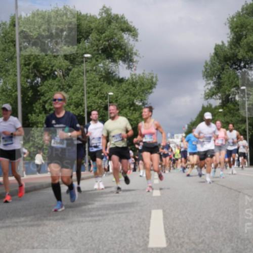 29.06.2025 - hella hamburg halbmarathon Luisa Fischer http://msf.ph/oto/8467284 29.06.2025 10:42:24 Kennedybrücke 1451, 1883, 2092, 2524, 2534, 2660, 4028, 4410, 4603, 5735, 6112, 7341, 7350, 7815, 10604, 10696 meine-sportfotos.de