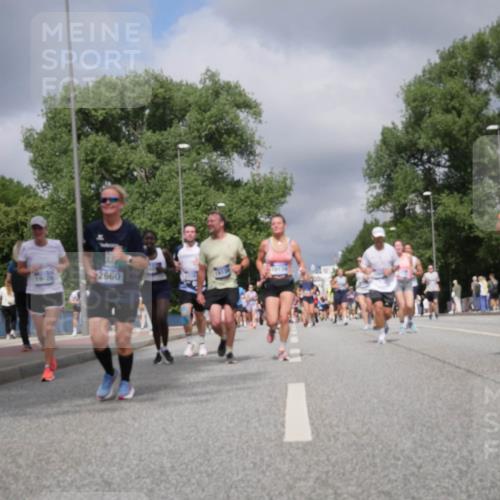 29.06.2025 - hella hamburg halbmarathon Luisa Fischer http://msf.ph/oto/8467287 29.06.2025 10:42:24 Kennedybrücke 19028, 2660, 1731, 1451, 1883, 2092, 2524, 2534, 2660, 4028, 4410, 4603, 5735, 6112, 7341, 7350, 7815, 10604, 10696 meine-sportfotos.de