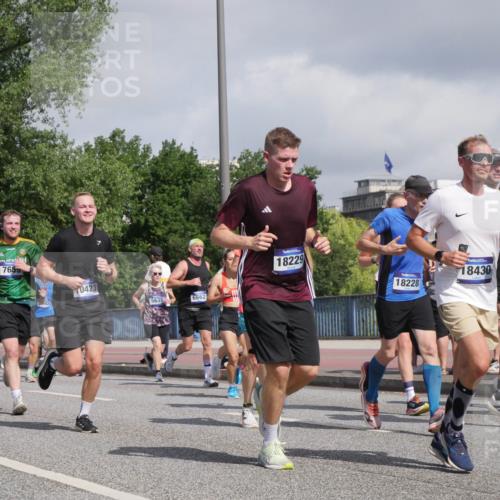 29.06.2025 - hella hamburg halbmarathon Luisa Fischer http://msf.ph/oto/8467292 29.06.2025 09:57:58 Kennedybrücke 2287, 4093, 7655, 0423, 93, 5638, 6662, 18229, 18228, 18430, 9032, 8889, 1884, 2274, 2287, 2411, 3087, 3209, 3435, 3747, 4093, 5102, 5638, 6027, 6158, 6662, 6836, 7659, 8218, 8371, 8487, 8693, 8889, 9031, 9032, 9649, 9720, 9869, 10053, 10184, 10423 meine-sportfotos.de