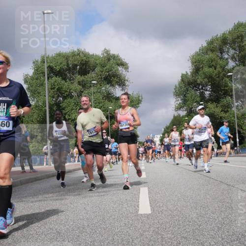 29.06.2025 - hella hamburg halbmarathon Luisa Fischer http://msf.ph/oto/8467300 29.06.2025 10:42:25 Kennedybrücke 2660, 102, 1913, 19139, 781, 10604, 1451, 1883, 2092, 2498, 2524, 2534, 2660, 4028, 4410, 6112, 7341, 7350, 7815, 10315, 10604, 10696 meine-sportfotos.de