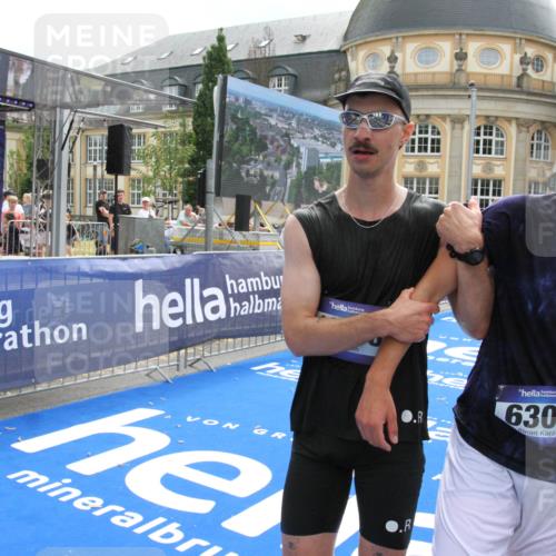 29.06.2025 - hella hamburg halbmarathon Michael Strokosch http://msf.ph/oto/8467315 29.06.2025 10:34:33 Ziel 1644, 6305, 7534, 9686, 11230, 11661, 13618, 18099 meine-sportfotos.de