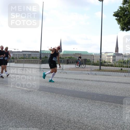 29.06.2025 - hella hamburg halbmarathon Lena Gebhardt http://msf.ph/oto/8467321 29.06.2025 09:55:18 Lombardsbrücke 747, 15681, 10423, 6662, 1120, 1151, 1200, 1683, 1696, 1706, 1884, 1976, 2207, 2274, 2287, 2367, 2411, 2592, 2596, 2816, 3087, 3208, 3209, 3258, 3435, 3747, 3985, 4093, 4121, 4189, 4832, 4938, 5102, 5399, 5459, 5638, 5705, 5708, 5915, 6027, 6054, 6158, 6290, 6389, 6532, 6662, 6836, 6923, 6938, 6991, 7052, 7312, 7335, 7659, 7908, 8371, 8437, 8487, 8693, 8889, 8981, 9031, 9093, 9159, 9476, 9661, 9710, 9869, 9931, 11333 meine-sportfotos.de
