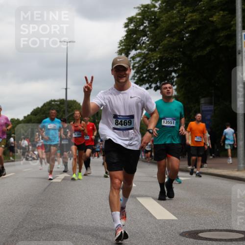 29.06.2025 - hella hamburg halbmarathon Yannick Fuchs http://msf.ph/oto/8467344 29.06.2025 10:57:24 20KM 1184, 1316, 1722, 1724, 1940, 1992, 2424, 3360, 4370, 4665, 5058, 5305, 5511, 5734, 6142, 6631, 7243, 7333, 8469, 8478, 8822, 9124, 9439, 9681, 9899, 10128, 10766, 10866, 11402, 11527, 12513, 13528, 13551, 14313, 15137, 15516, 15550, 16371, 16478, 16639, 16872, 17071, 17757, 17890, 17894, 18028, 18122, 18355, 18359, 18452 meine-sportfotos.de