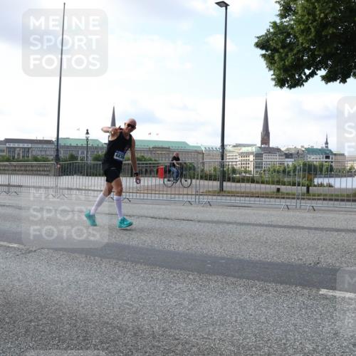 29.06.2025 - hella hamburg halbmarathon Lena Gebhardt http://msf.ph/oto/8467362 29.06.2025 09:55:18 Lombardsbrücke 01, 10423, 6836, 1120, 1151, 1200, 1683, 1696, 1706, 1884, 1976, 2207, 2274, 2287, 2367, 2411, 2592, 2596, 2816, 3087, 3208, 3209, 3258, 3435, 3747, 3985, 4093, 4121, 4189, 4832, 4938, 5102, 5399, 5459, 5638, 5705, 5708, 5915, 6027, 6054, 6158, 6290, 6389, 6532, 6662, 6836, 6923, 6938, 6991, 7052, 7312, 7335, 7659, 7908, 8371, 8437, 8487, 8693, 8889, 8981, 9031, 9093, 9159, 9476, 9661, 9710, 9869, 9931, 11333 meine-sportfotos.de