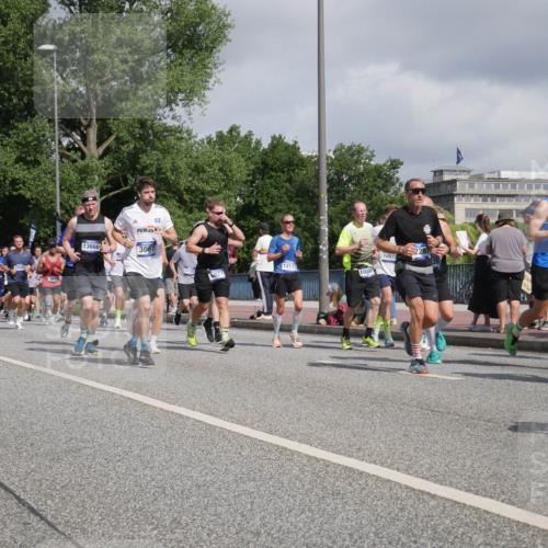 29.06.2025 - hella hamburg halbmarathon Luisa Fischer http://msf.ph/oto/8467369 29.06.2025 09:58:02 Kennedybrücke 8218, 13666, 3087, 2287, 12171, 6027, 2411, 10053, 1884, 2287, 2411, 2708, 3087, 3435, 3747, 3985, 4093, 4121, 5102, 5459, 5638, 5915, 6027, 6054, 6158, 6421, 6532, 6662, 6836, 7052, 7659, 8153, 8218, 8371, 8487, 8577, 8693, 8889, 8927, 9032, 9386, 9529, 9649, 9786, 9869, 10053, 10184, 10423 meine-sportfotos.de