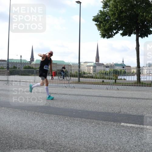 29.06.2025 - hella hamburg halbmarathon Lena Gebhardt http://msf.ph/oto/8467397 29.06.2025 09:55:18 Lombardsbrücke 10423, 6667, 6836, 1120, 1151, 1200, 1683, 1696, 1706, 1884, 1976, 2207, 2274, 2287, 2367, 2411, 2592, 2596, 2816, 3087, 3208, 3209, 3258, 3435, 3747, 3985, 4093, 4121, 4189, 4832, 4938, 5102, 5399, 5459, 5638, 5705, 5708, 5915, 6027, 6054, 6158, 6290, 6389, 6532, 6662, 6836, 6923, 6938, 6991, 7052, 7312, 7335, 7659, 7908, 8371, 8437, 8487, 8693, 8889, 8981, 9031, 9093, 9159, 9476, 9661, 9710, 9869, 9931, 11333 meine-sportfotos.de