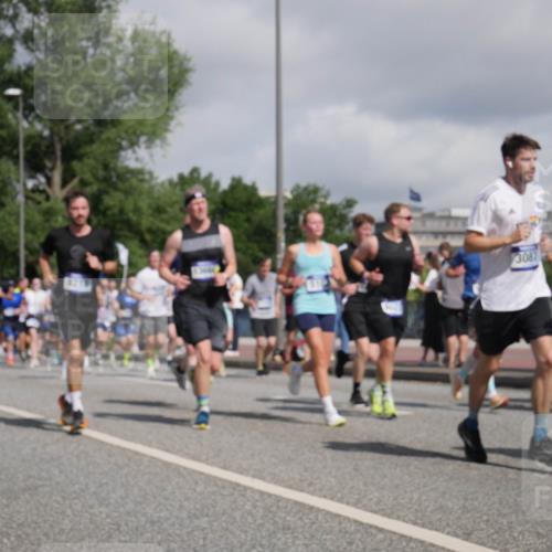29.06.2025 - hella hamburg halbmarathon Luisa Fischer http://msf.ph/oto/8467412 29.06.2025 09:58:04 Kennedybrücke 1683, 1884, 2287, 2411, 2706, 2708, 3087, 3435, 3747, 3985, 4093, 4121, 4189, 5102, 5459, 5638, 5915, 6027, 6054, 6421, 6532, 6662, 6836, 7052, 7659, 8153, 8218, 8371, 8487, 8577, 8693, 8720, 8927, 9386, 9529, 9786, 9959, 10053, 10115, 10184 meine-sportfotos.de