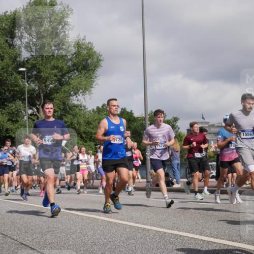 29.06.2025 - hella hamburg halbmarathon Luisa Fischer http://msf.ph/oto/8467453 29.06.2025 09:58:13 Kennedybrücke 6691, 2706, 9959, 20, 757, 10115, 168, 15563, 1200, 1630, 1683, 1696, 2207, 2706, 2708, 3213, 3985, 4121, 4189, 4345, 4847, 4890, 5421, 5459, 5915, 6009, 6054, 6421, 6532, 6691, 6938, 7312, 8139, 8153, 8205, 8216, 8302, 8454, 8577, 8720, 8856, 8899, 8927, 8955, 9386, 9529, 9786, 9959, 10115, 10263 meine-sportfotos.de