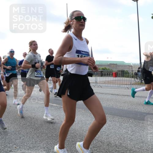 29.06.2025 - hella hamburg halbmarathon Lena Gebhardt http://msf.ph/oto/8467483 29.06.2025 09:55:18 Lombardsbrücke 16103, 3747, 10421, 6662, 1120, 1151, 1200, 1683, 1696, 1706, 1884, 1976, 2207, 2274, 2287, 2367, 2411, 2592, 2596, 2816, 3087, 3208, 3209, 3258, 3435, 3747, 3985, 4093, 4121, 4189, 4832, 4938, 5102, 5399, 5459, 5638, 5705, 5708, 5915, 6027, 6054, 6158, 6290, 6389, 6532, 6662, 6836, 6923, 6938, 6991, 7052, 7312, 7335, 7659, 7908, 8371, 8437, 8487, 8693, 8889, 8981, 9031, 9093, 9159, 9476, 9661, 9710, 9869, 9931, 11333 meine-sportfotos.de