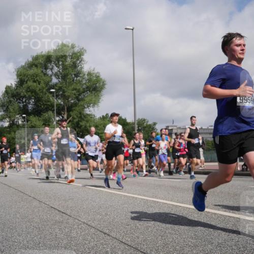 29.06.2025 - hella hamburg halbmarathon Luisa Fischer http://msf.ph/oto/8467485 29.06.2025 09:58:14 Kennedybrücke 2706, 14062, 9959, 1232, 1200, 1630, 1683, 1696, 2207, 2706, 3213, 3985, 4121, 4189, 4345, 4847, 4890, 5421, 5459, 6009, 6054, 6421, 6532, 6691, 6938, 7312, 7367, 8139, 8153, 8205, 8216, 8302, 8454, 8577, 8720, 8856, 8899, 8955, 9959, 10115, 10263 meine-sportfotos.de