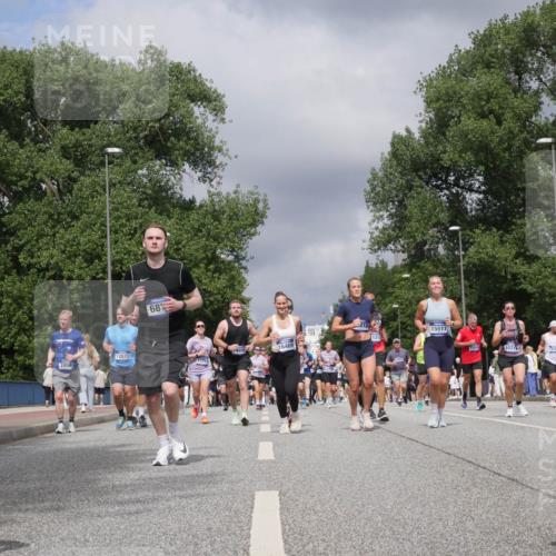 29.06.2025 - hella hamburg halbmarathon Luisa Fischer http://msf.ph/oto/8467498 29.06.2025 10:42:30 Kennedybrücke 68, 12675, 15263, 2498, 16469, 418, 1313, 15511, 17368, 10315, 18167, 14299, 2092, 2498, 6112, 6342, 6343, 7263, 7684, 7815, 8783, 10315, 10604, 10696 meine-sportfotos.de