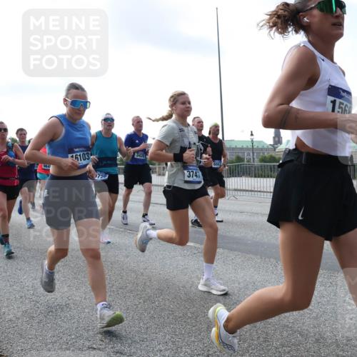 29.06.2025 - hella hamburg halbmarathon Lena Gebhardt http://msf.ph/oto/8467523 29.06.2025 09:55:19 Lombardsbrücke 8955, 287, 6103, 720, 3435, 3747, 6662, 156, 1120, 1151, 1200, 1683, 1696, 1706, 1884, 1976, 2207, 2274, 2287, 2367, 2411, 2592, 2596, 2706, 2816, 3087, 3208, 3209, 3213, 3258, 3435, 3747, 3985, 4093, 4121, 4189, 4832, 4847, 4890, 4938, 5102, 5399, 5459, 5638, 5705, 5708, 5915, 6027, 6054, 6158, 6290, 6389, 6421, 6532, 6662, 6836, 6923, 6938, 6991, 7052, 7312, 7335, 7659, 7908, 8371, 8437, 8487, 8693, 8889, 8981, 9031, 9093, 9159, 9476, 9661, 9710, 9869, 9931, 11333 meine-sportfotos.de