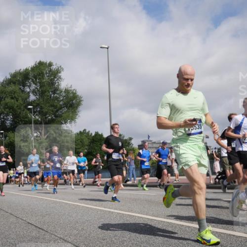 29.06.2025 - hella hamburg halbmarathon Luisa Fischer http://msf.ph/oto/8467560 29.06.2025 09:58:20 Kennedybrücke 18524, 11309, 1624, 535, 15, 2284, 8205, 1200, 1630, 1706, 3213, 3692, 4088, 4324, 4345, 4601, 5421, 6009, 7056, 7312, 7367, 8139, 8205, 8216, 8234, 8302, 8899, 8955, 8977, 10263 meine-sportfotos.de