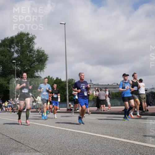 29.06.2025 - hella hamburg halbmarathon Luisa Fischer http://msf.ph/oto/8467581 29.06.2025 09:58:22 Kennedybrücke 18324, 11977, 2718, 6009, 14909, 1624, 1461, 1630, 1706, 3654, 3692, 4088, 4324, 4345, 4601, 6009, 7056, 7269, 7367, 7657, 8205, 8234, 8899, 8977 meine-sportfotos.de