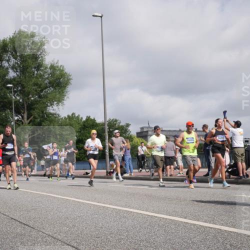 29.06.2025 - hella hamburg halbmarathon Luisa Fischer http://msf.ph/oto/8467648 29.06.2025 09:58:25 Kennedybrücke 3692, 16003, 7367, 1151, 1461, 1630, 1689, 1706, 3654, 3692, 4033, 4088, 4324, 4601, 7056, 7269, 7332, 7367, 7657, 8234, 8977, 9491, 9934 meine-sportfotos.de