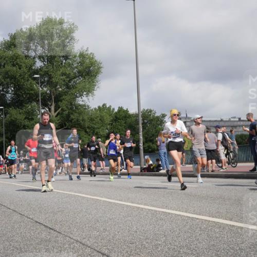 29.06.2025 - hella hamburg halbmarathon Luisa Fischer http://msf.ph/oto/8467683 29.06.2025 09:58:26 Kennedybrücke 1461, 1573, 18581, 14511, 8234, 138, 1151, 1216, 1461, 1689, 1706, 3654, 3692, 4033, 4088, 4127, 4324, 4601, 7056, 7269, 7332, 7367, 7657, 8234, 8977, 9491, 9551, 9934 meine-sportfotos.de