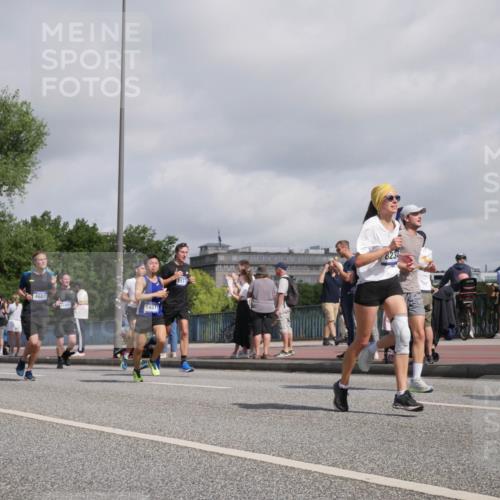 29.06.2025 - hella hamburg halbmarathon Luisa Fischer http://msf.ph/oto/8467708 29.06.2025 09:58:27 Kennedybrücke 15733, 581, 3799, 4601, 14511, 8234, 1151, 1216, 1461, 1689, 1706, 3654, 3692, 4033, 4088, 4127, 4324, 4601, 4938, 6481, 7056, 7269, 7332, 7367, 7657, 8234, 8977, 9491, 9551, 9934, 10811 meine-sportfotos.de