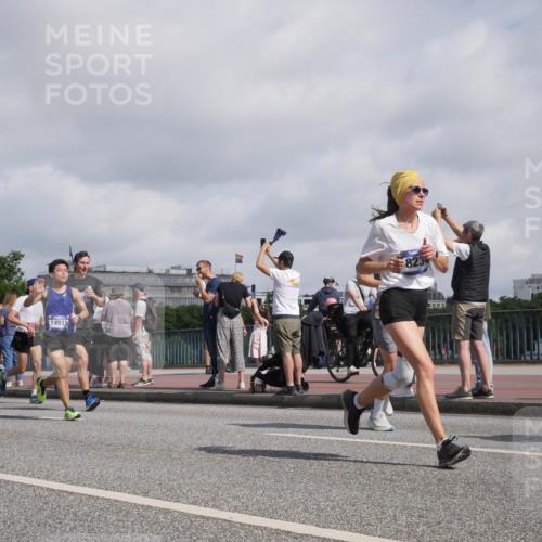 29.06.2025 - hella hamburg halbmarathon Luisa Fischer http://msf.ph/oto/8467718 29.06.2025 09:58:27 Kennedybrücke 4601, 14511, 8234, 1151, 1216, 1461, 1689, 1706, 3654, 3692, 4033, 4088, 4127, 4324, 4601, 4938, 6481, 7056, 7269, 7332, 7367, 7657, 8234, 8977, 9491, 9551, 9934, 10811 meine-sportfotos.de