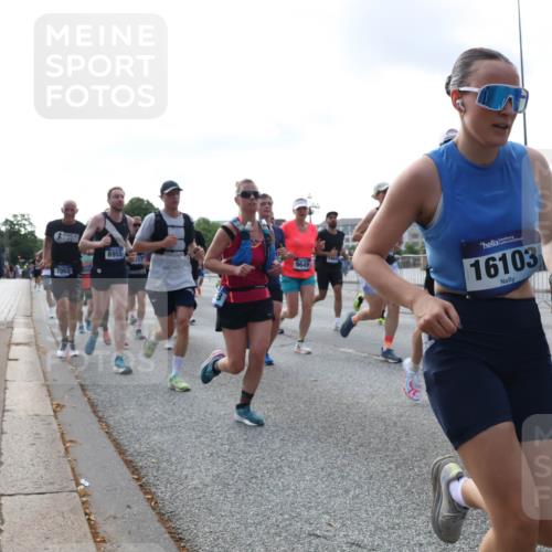 29.06.2025 - hella hamburg halbmarathon Lena Gebhardt http://msf.ph/oto/8467720 29.06.2025 09:55:19 Lombardsbrücke 8955, 9649, 7052, 16103, 1042, 6662, 1120, 1151, 1200, 1683, 1696, 1706, 1884, 1976, 2207, 2274, 2287, 2367, 2411, 2592, 2596, 2706, 2816, 3087, 3208, 3209, 3213, 3258, 3435, 3747, 3985, 4093, 4121, 4189, 4832, 4847, 4890, 4938, 5102, 5399, 5459, 5638, 5705, 5708, 5915, 6027, 6054, 6158, 6290, 6389, 6421, 6532, 6662, 6836, 6923, 6938, 6991, 7052, 7312, 7335, 7659, 7908, 8371, 8437, 8487, 8693, 8889, 8981, 9031, 9093, 9159, 9476, 9661, 9710, 9869, 9931, 11333 meine-sportfotos.de
