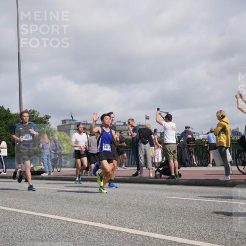 29.06.2025 - hella hamburg halbmarathon Luisa Fischer http://msf.ph/oto/8467726 29.06.2025 09:58:28 Kennedybrücke 18581, 13799, 4601, 14511, 1151, 1216, 1461, 1689, 1706, 3654, 3692, 3945, 4033, 4088, 4127, 4324, 4601, 4938, 6481, 7056, 7269, 7332, 7657, 8234, 8977, 9491, 9551, 9934, 10811 meine-sportfotos.de