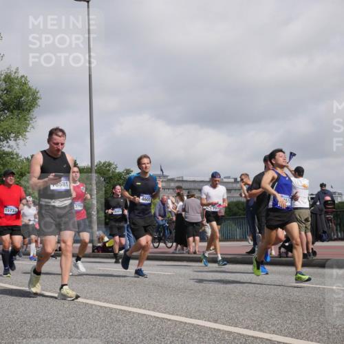 29.06.2025 - hella hamburg halbmarathon Luisa Fischer http://msf.ph/oto/8467735 29.06.2025 09:58:28 Kennedybrücke 1461, 15733, 6581, 3799, 16985, 4601, 70, 511, 1151, 1216, 1461, 1689, 1706, 3654, 3692, 3945, 4033, 4088, 4127, 4324, 4601, 4938, 6481, 7056, 7269, 7332, 7657, 8234, 8977, 9491, 9551, 9934, 10811 meine-sportfotos.de