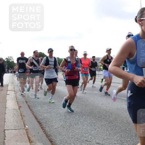 29.06.2025 - hella hamburg halbmarathon Lena Gebhardt http://msf.ph/oto/8467737 29.06.2025 09:55:19 Lombardsbrücke 9, 89552, 9649, 7052, 16103, 1042, 6662, 1120, 1151, 1200, 1683, 1696, 1706, 1884, 1976, 2207, 2274, 2287, 2367, 2411, 2592, 2596, 2706, 2816, 3087, 3208, 3209, 3213, 3258, 3435, 3747, 3985, 4093, 4121, 4189, 4832, 4847, 4890, 4938, 5102, 5399, 5459, 5638, 5705, 5708, 5915, 6027, 6054, 6158, 6290, 6389, 6421, 6532, 6662, 6836, 6923, 6938, 6991, 7052, 7312, 7335, 7659, 7908, 8371, 8437, 8487, 8693, 8889, 8981, 9031, 9093, 9159, 9476, 9661, 9710, 9869, 9931, 11333 meine-sportfotos.de