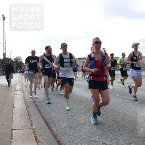 29.06.2025 - hella hamburg halbmarathon Lena Gebhardt http://msf.ph/oto/8467788 29.06.2025 09:55:19 Lombardsbrücke 7052, 8955, 6158, 972, 1120, 1151, 1200, 1683, 1696, 1706, 1884, 1976, 2207, 2274, 2287, 2367, 2411, 2592, 2596, 2706, 2816, 3087, 3208, 3209, 3213, 3258, 3435, 3747, 3985, 4093, 4121, 4189, 4832, 4847, 4890, 4938, 5102, 5399, 5459, 5638, 5705, 5708, 5915, 6027, 6054, 6158, 6290, 6389, 6421, 6532, 6662, 6836, 6923, 6938, 6991, 7052, 7312, 7335, 7659, 7908, 8371, 8437, 8487, 8693, 8889, 8981, 9031, 9093, 9159, 9476, 9661, 9710, 9869, 9931, 11333 meine-sportfotos.de