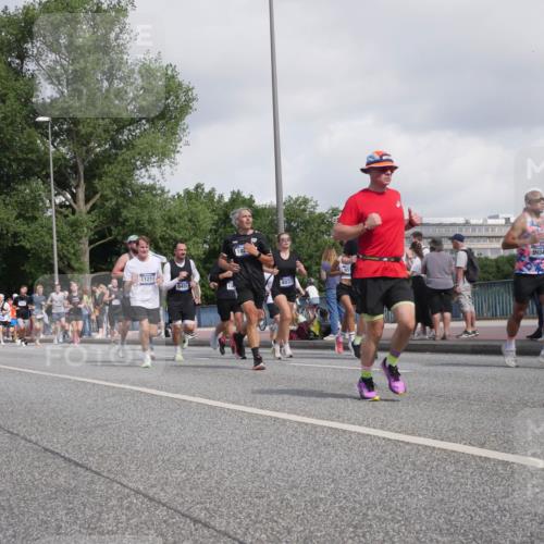 29.06.2025 - hella hamburg halbmarathon Luisa Fischer http://msf.ph/oto/8467830 29.06.2025 09:58:34 Kennedybrücke 3945, 14791, 7224, 11211, 6481, 182, 4033, 95, 9934, 1151, 1216, 1461, 1689, 3654, 3945, 4033, 4127, 4938, 5708, 6481, 6994, 7100, 7224, 7269, 7332, 7657, 9491, 9551, 9934, 10596, 10811 meine-sportfotos.de