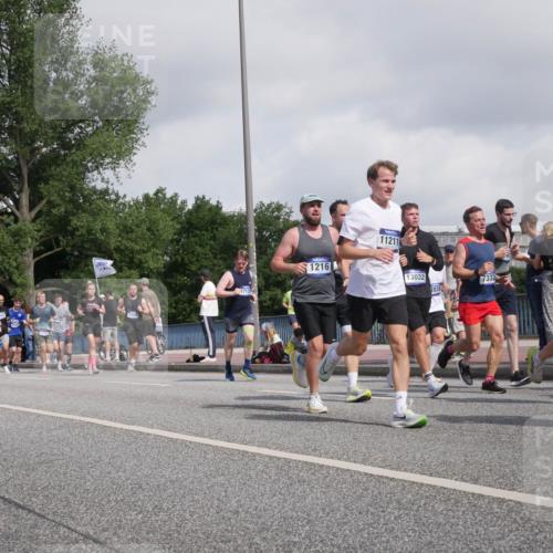 29.06.2025 - hella hamburg halbmarathon Luisa Fischer http://msf.ph/oto/8467862 29.06.2025 09:58:36 Kennedybrücke 7224, 17173, 1216, 11211, 13032, 193, 7332, 1825, 1151, 1216, 1689, 3060, 3945, 4033, 4127, 4346, 4938, 5708, 6134, 6481, 6994, 7100, 7224, 7332, 8390, 9491, 9551, 9934, 10596, 10811 meine-sportfotos.de